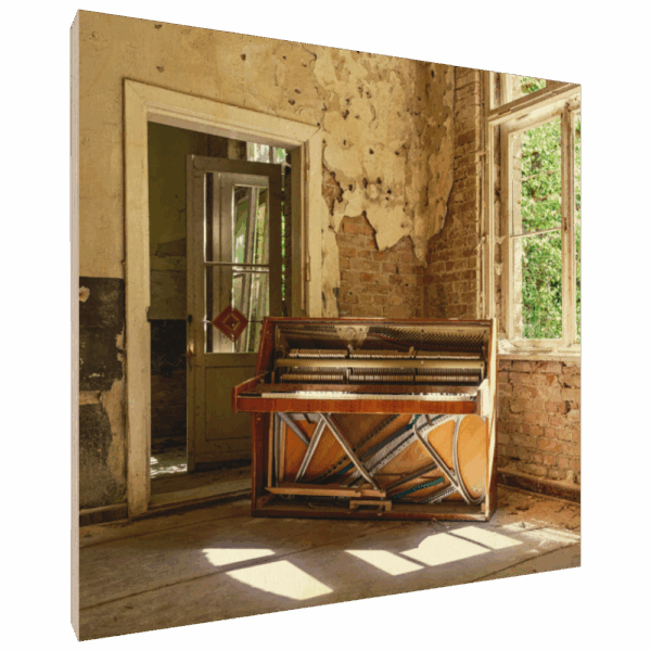 Lost Place Piano - Fotodruck auf Holz 10x10cm